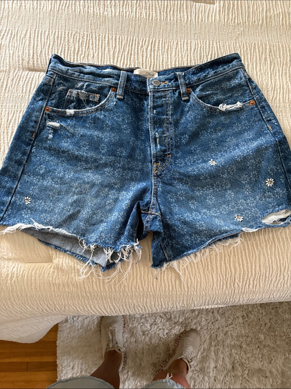 Universal Thread Blue Floral-Print High-Rise Denim Shorts